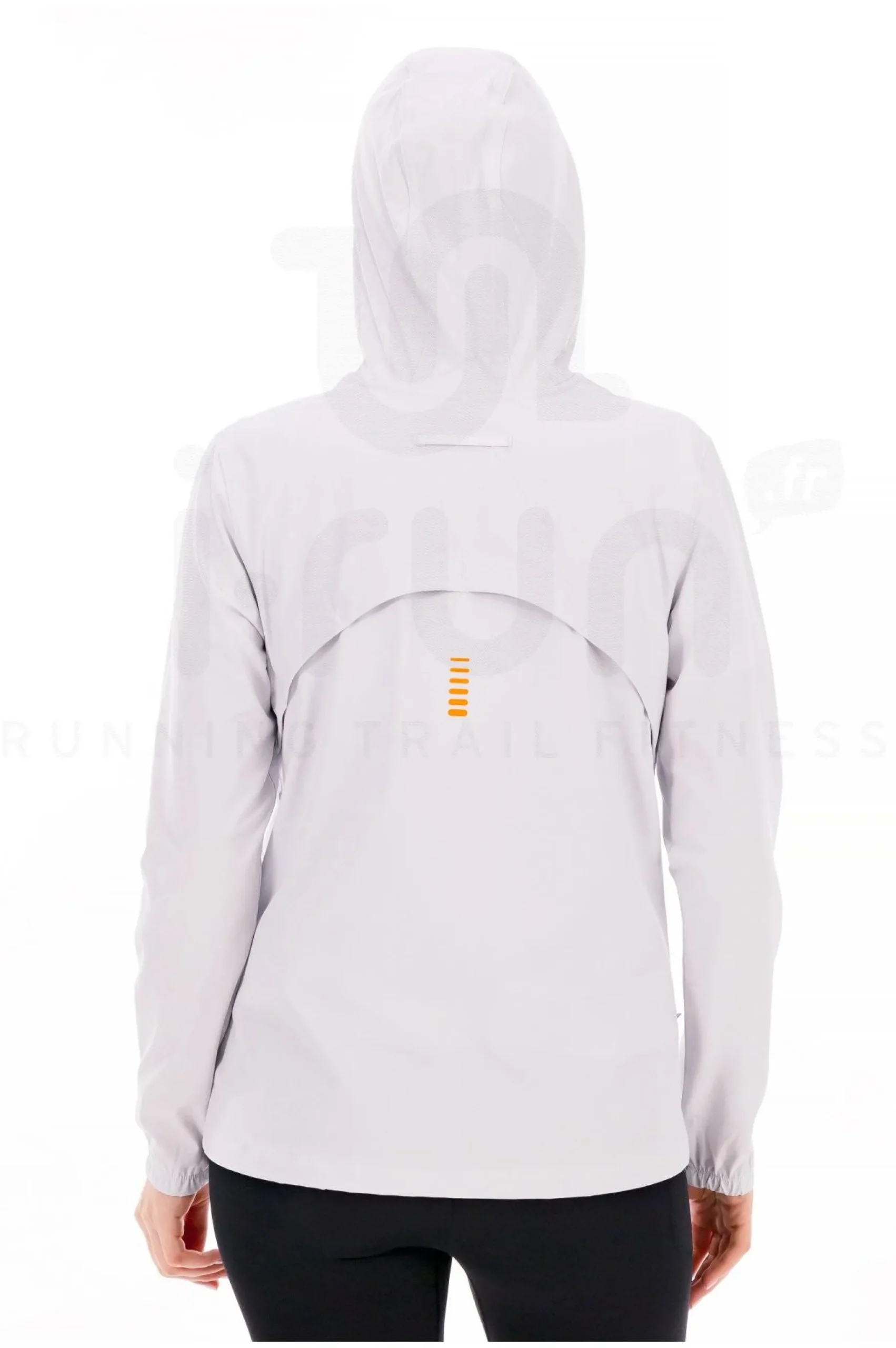 Outrun The Storm femme